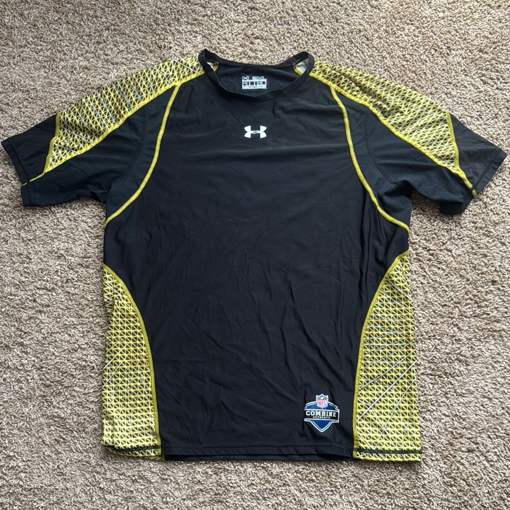 EUC Mens Under Armour NFL Combine Black/Yellow Fitted Performance Shirt Size XXL